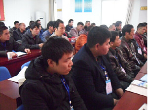 信陽市浉河區(qū)農(nóng)機化學(xué)校2014年新型職業(yè)農(nóng)民培訓(xùn)班開班儀式